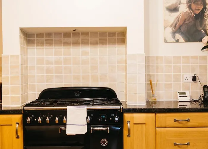 Casa vacanze Chesterfield - Friendly Two-bedroom With Leafy Garden & Parking